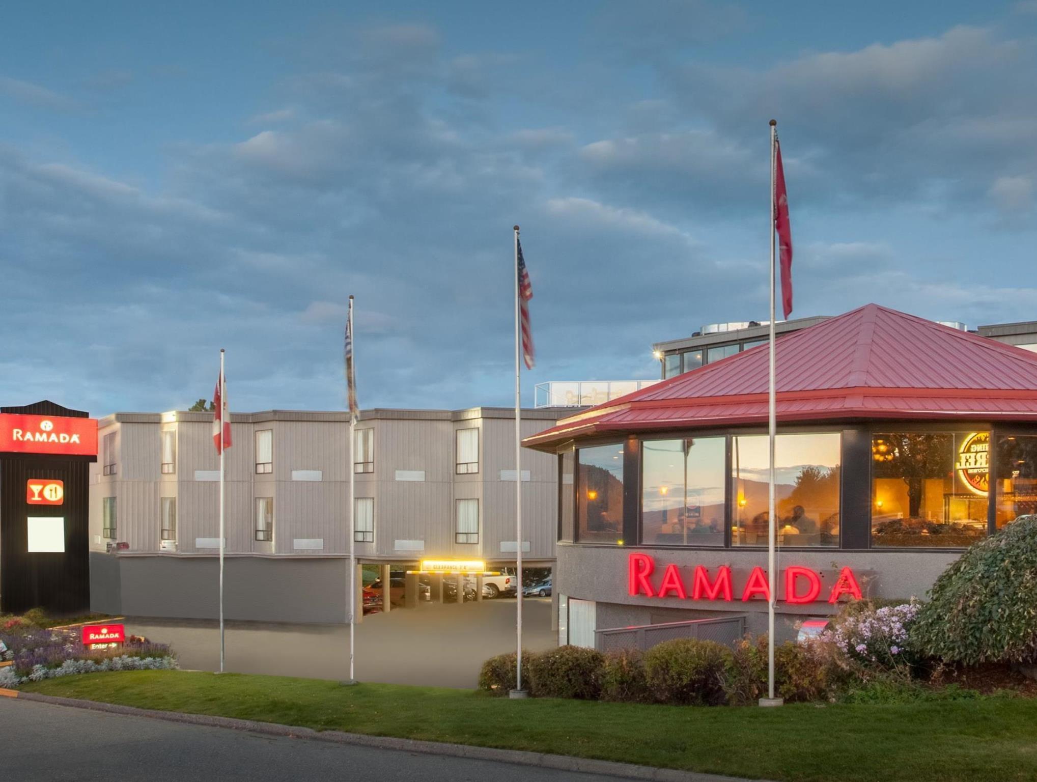 Ramada By Wyndham Kamloops Hotel Exterior photo