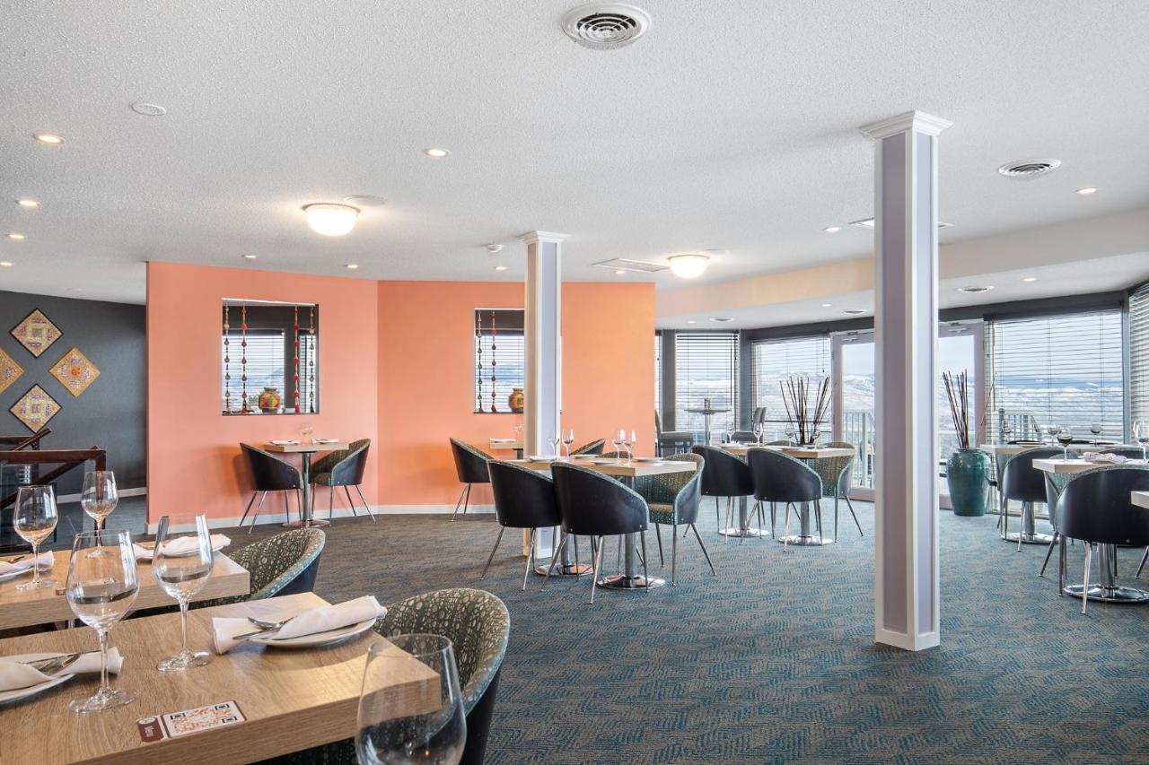 Ramada By Wyndham Kamloops Hotel Exterior photo