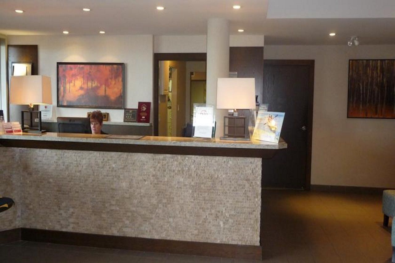Ramada By Wyndham Kamloops Hotel Exterior photo
